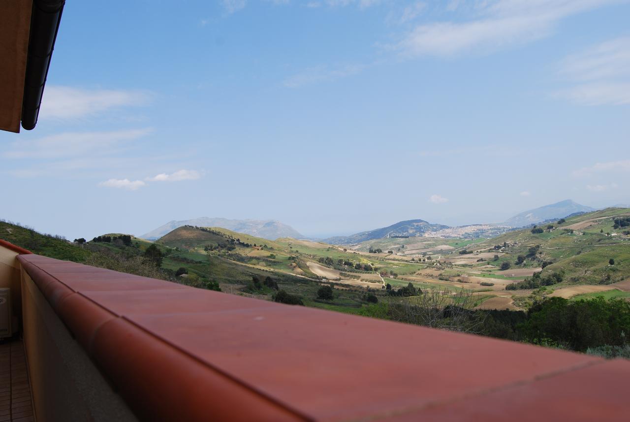 Bed and Breakfast In Sicilia Da Ciro Vita Екстер'єр фото